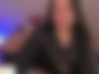 Live cam show with emyli - Smoking on boobsie.com