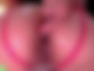 Live cam show with Ailinups - Curly Hair on AdultVida.com