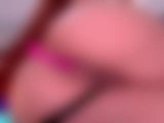 Live cam show with Ailinups - Curly Hair on CamwithHer