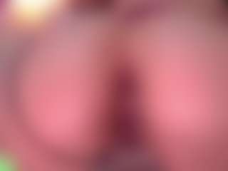 Ailinups's Live Sex Cam Show