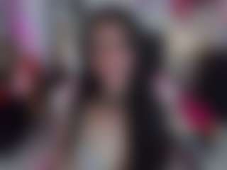 Live cam show with HeidyCarter - Petite on Camming Site