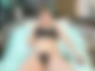 SaveTheBea's Live Sex Cam Show