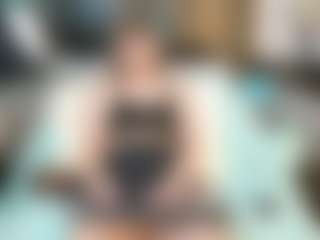 SaveTheBea's Live Sex Cam Show
