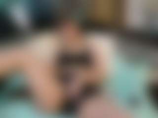 SaveTheBea's Live Sex Cam Show