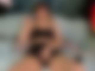 SaveTheBea's Live Sex Cam Show
