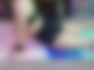 SaveTheBea's Live Sex Cam Show