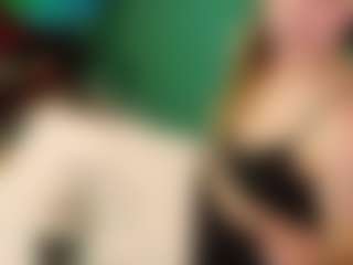 SaveTheBea's Live Sex Cam Show
