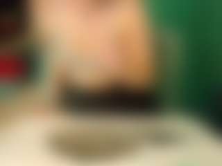 SaveTheBea's Live Sex Cam Show