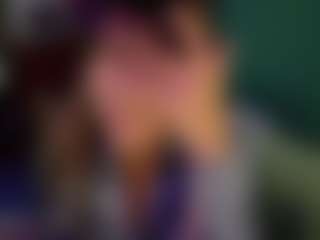 Live cam show with SaveTheBea - Lush Brown Hair on Milfs Live