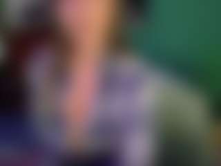 SaveTheBea's Live Sex Cam Show