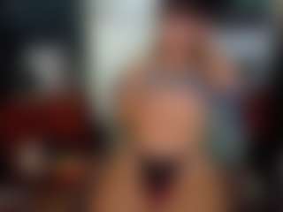SaveTheBea's Live Sex Cam Show