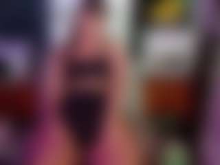 SaveTheBea's Live Sex Cam Show