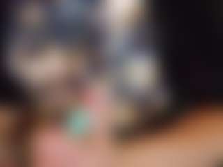 SaveTheBea's Live Sex Cam Show