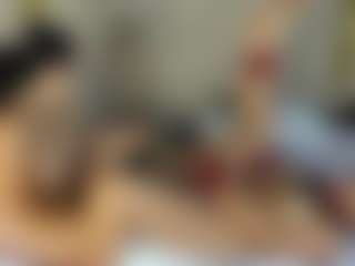 Live cam show with studValerin-Abbi - Small Ass on Dare Cams