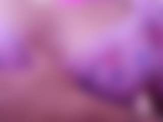 Live cam show with andrea-jones11 - Oil on Streamer API