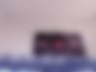 Live cam show with Yiovanna19 - Legs on camgirlchat.live
