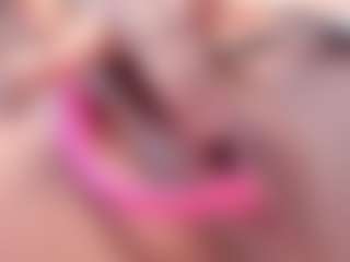 Live cam show with Yiovanna19 - Kawaii on Milfs Live