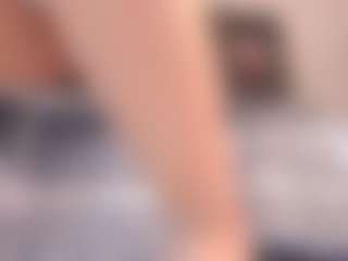 Live cam show with Yiovanna19 - Rub on Lustler