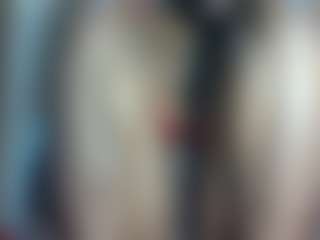 Live cam show with BUSTY-BEE - Facial Piercings on livesexfox.com