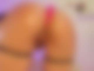 Iliana's Live Sex Cam Show
