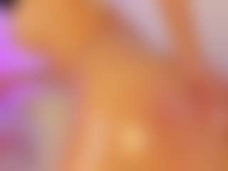 Live cam show with Iliana - Privateshow on Milfs Live