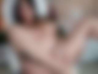 neytirimoon MILF webcam performer live streaming