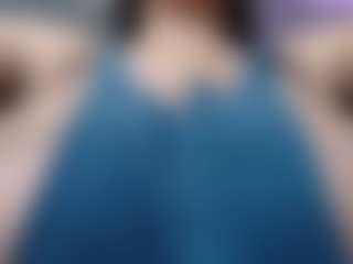 neytirimoon MILF webcam performer live streaming