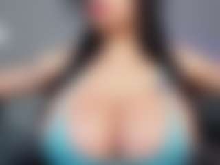 neytirimoon MILF webcam performer live streaming