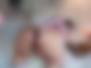 Live cam show with neytirimoon - Red Hair MILF on Hubzter Live