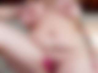 Live cam show with neytirimoon - Red Hair on xplaylive.com