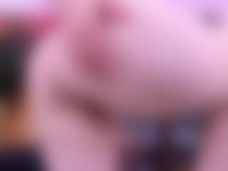 Live cam show with Alyssa-Kross - Lush Curvy on Camiplay Live