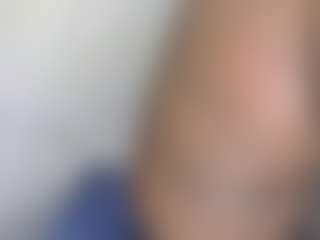 curvybunny2's Live Sex Cam Show