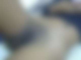 Live cam show with Cuteavrl - Athletic Ebony on madthumbs