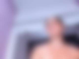 Live cam show with ValeryMeyerr - Nipple Piercings on AdultVida.com