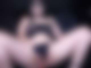 Live cam show with EvaCrux - Facial Piercings on CamClone