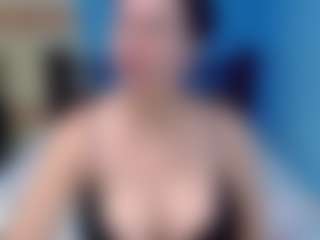 Live cam show with Lily Benet - Fuck on Camsoda