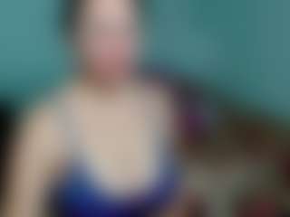 Live cam show with Lily Benet - Body Massage on AdultVida.com