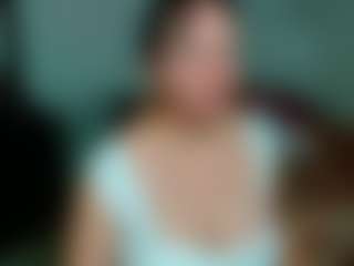Live cam show with Lily Benet - Body Massage on Camiplay Live