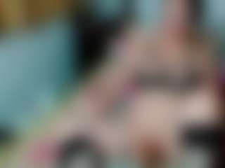 Live cam show with Lily Benet - Fuck on Soda Cam