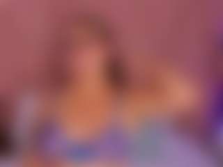 Live cam show with Mady James - Public on AdultVida.com