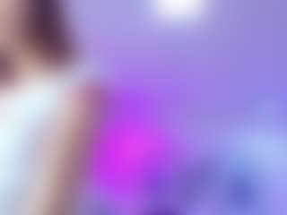 Live cam show with TamaraGrays - Skinny MILF on Livezox