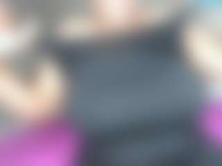Bustygoddess32's Live Sex Cam Show