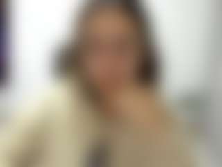 Dulce Maria MILF webcam performer live streaming