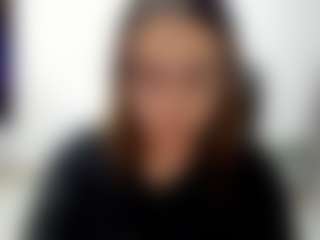 Dulce Maria MILF webcam performer live streaming