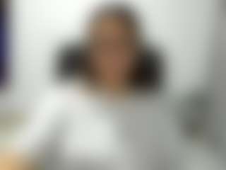Dulce Maria MILF webcam performer live streaming
