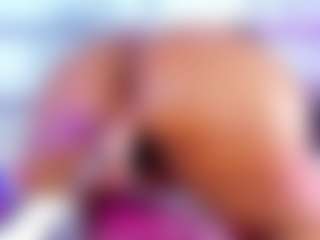 Live cam show with LovelyNicky - Housewife on TeamSkeetLive