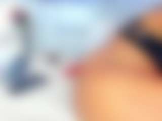 Live cam show with NinaNicole - Big Tits Small Tits on sexylive.show