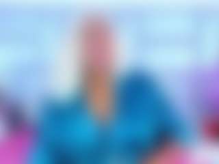 Live cam show with NinaNicole - Lovense Middle Aged on Camiplay Live