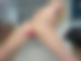 Nikki MILF webcam performer live streaming