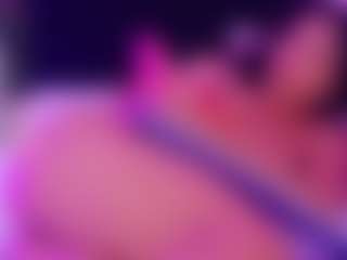 Live cam show with Samara - Ebony Petite on SpunkLive